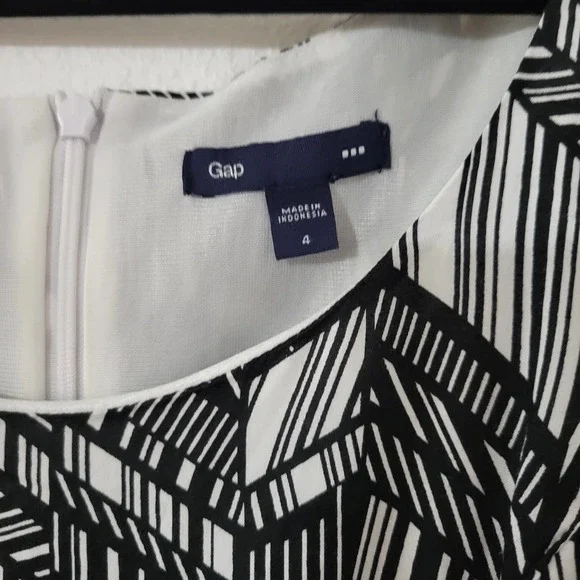 Gap Sleeveless Geometric Print Dress - Picture 7 of 8
